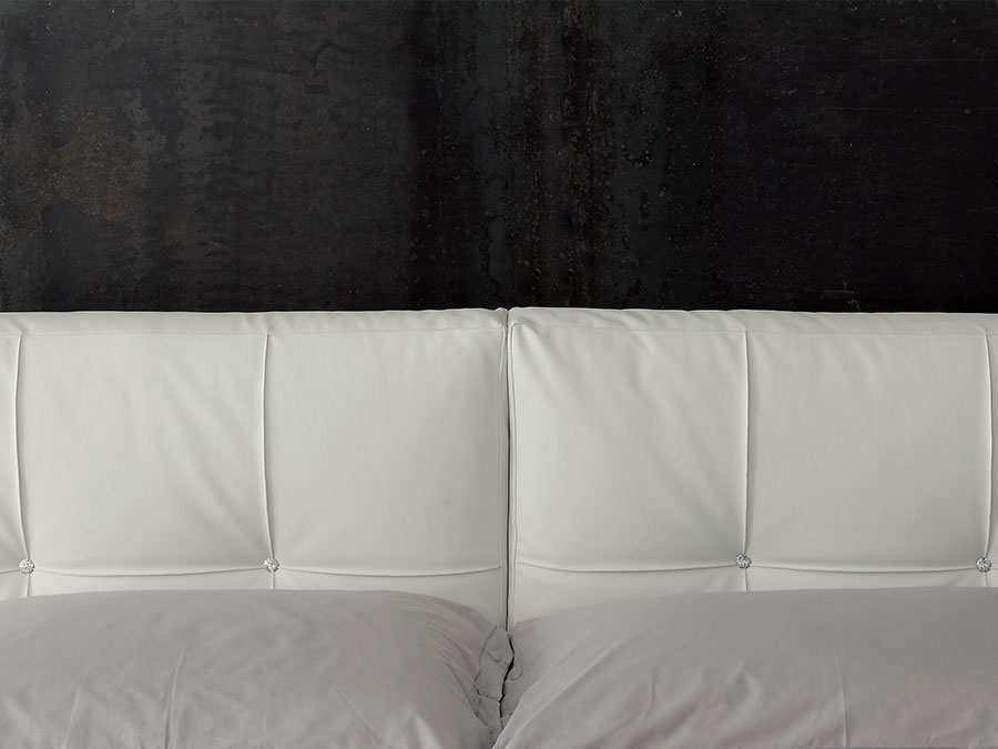 Letto Diamond matrimoniale imbottito con contenitore